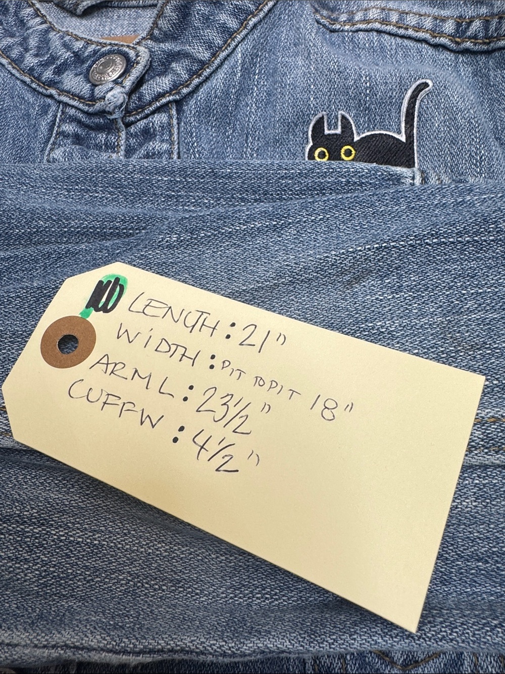 Vintage Levi's Blue Denim Jacket with Bat-Wing Tabby Cat Patch - Picture 11 of 11